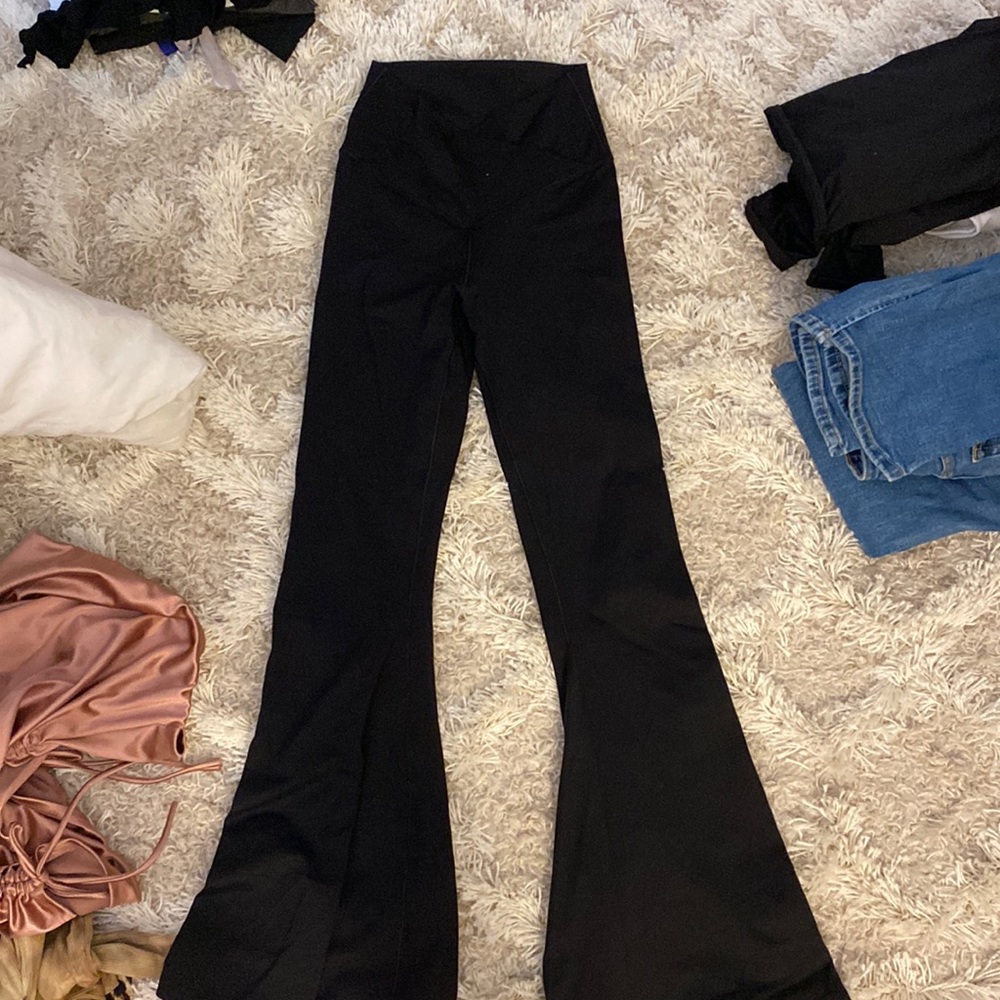 Famous tik tok crossover flared yoga pants! Worn once